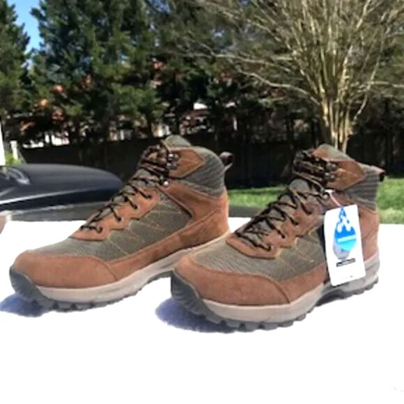 Size: 11 1/2 Hiking Boots Waterproof . Benedict . Ozark Trail . New in Box